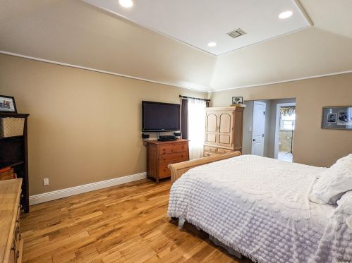 16 Lodge Ln, Miller Place NY  11764-1912 exterior