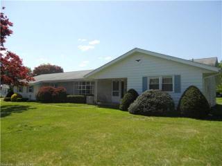 8 Carriage Hill Dr, Branford CT  06405-2735 exterior