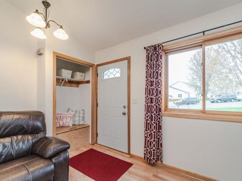 1985 Windmill Dr, Hammond, WI 54002-5137