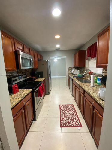 1337 Floresta Dr, Fort Pierce FL  34983-3968 exterior