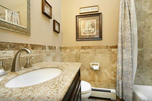 140 10 Ave, Holtsville NY  11742-2312 exterior