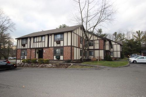 20 Andover Ct, Brookfield Center, CT 06804-2725