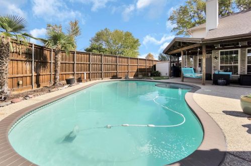 6111 Arlington Dr, Frisco TX 75035-2835 exterior