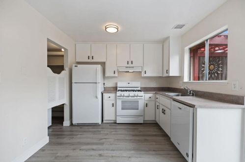 1199 Oddstad Blvd, Pacifica CA  94044-3850 exterior