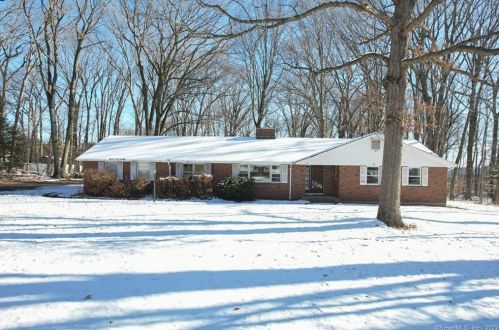 5 Autumn Ln, Plainville, CT 06062-1521