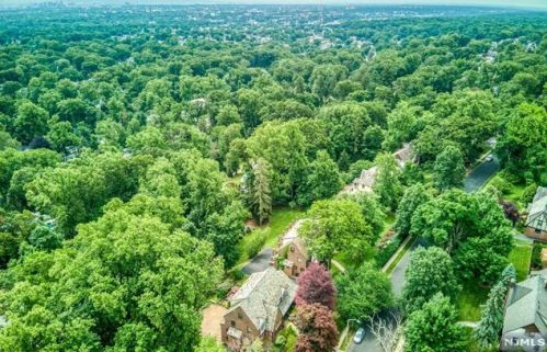 85 Undercliff Rd, Montclair NJ  07042-1616 exterior