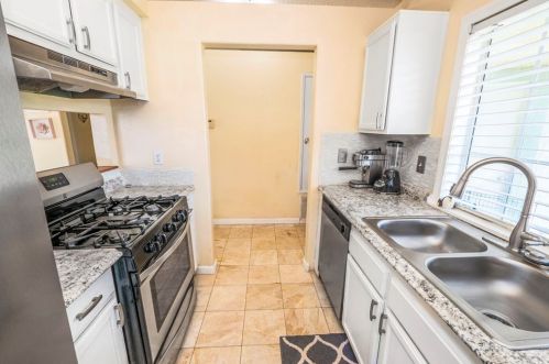 1860 Overland St, Colton CA  92324-6304 exterior