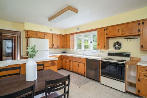 1 Satterlee Rd, Highland Falls NY  10928-1507 exterior