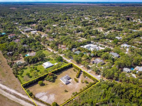 15824 70th Trl, West Palm Beach, FL 33418-7401