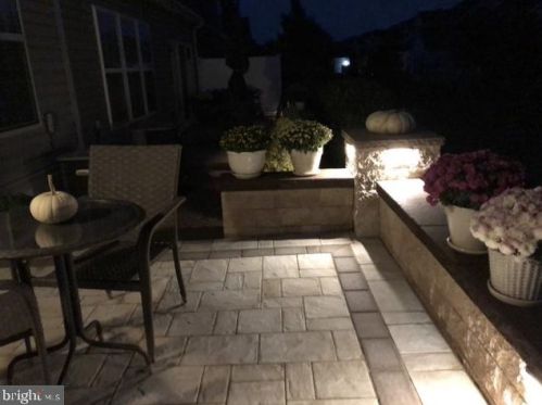 49 Falcon Ct, Trenton NJ 08690-2466 exterior