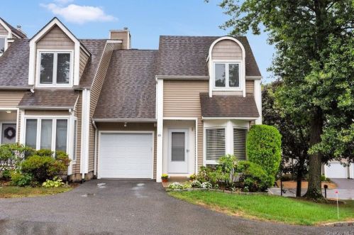 45 Spring Pond Dr, Crotonville NY  10562-2035 exterior