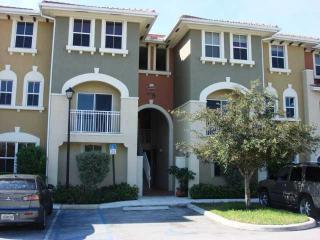 10850 89th Ter, Miami, FL 33178-2119