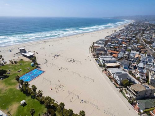 824 Anacapa Ct, San Diego CA  92109-8203 exterior