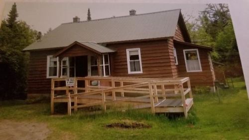 284 Swinyer Rd, Onchiota, NY 12989-3704