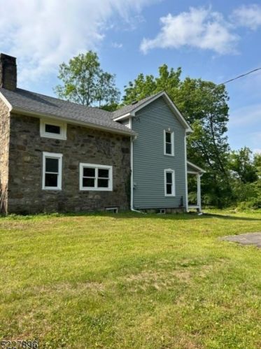 5 Pierson Ln, Oxford NJ  07863-3278 exterior