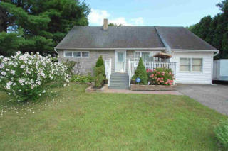 6 Dogwood Dr, Poughkeepsie, NY 12601-5549