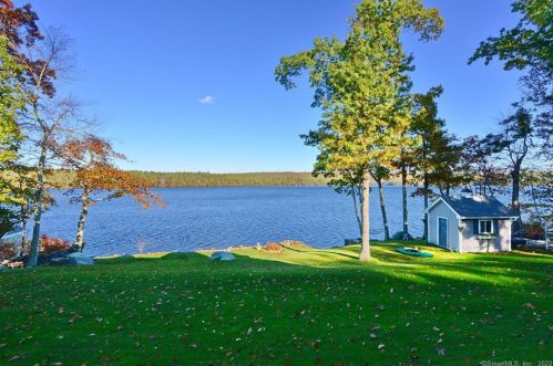 215 Bennett Rd, Norwich, CT 06384-1712