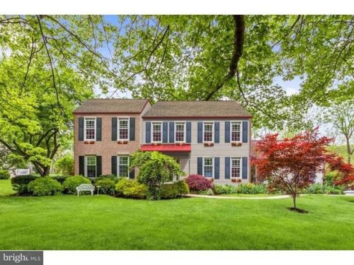 1020 Armstrong Ct, Wayne, PA 19087-5801