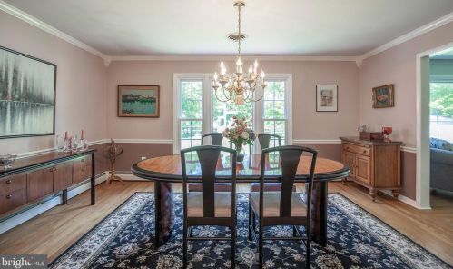 932 Queens Dr, Yardley PA  19067-4528 exterior