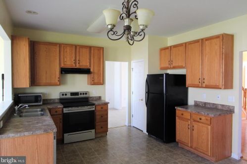 132 Parkers Dr, Dover DE  19904-1467 exterior