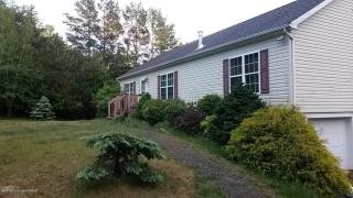 8627 Twin Lake Dr, Kunkletown, PA 18058-1720