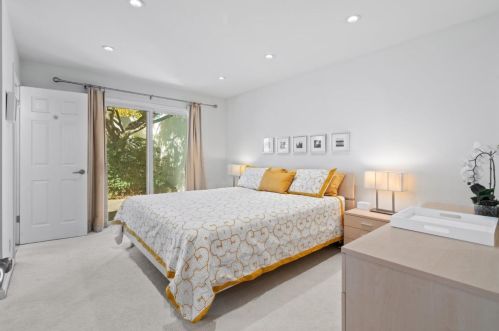 1477 Yukon Dr, Sunnyvale CA  94087-4451 exterior