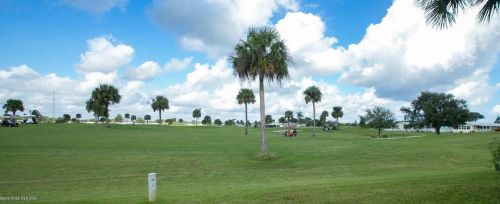 1014 Barefoot Cir, Sebastian, FL 32976-7037