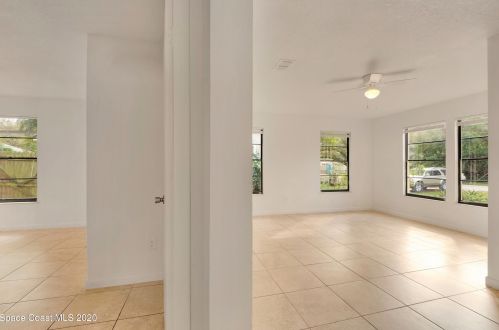 56 45 Ave, Vero Beach FL 32966-2840 exterior