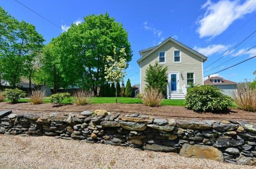 17 Bridge St, Warwick, RI 02818-3601