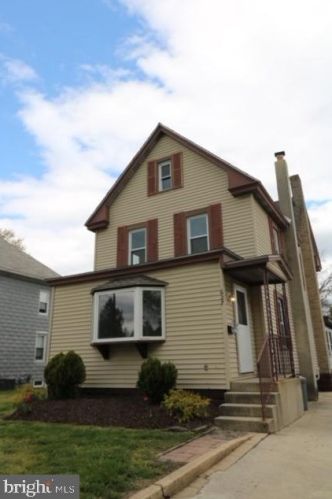 627 Greenwich Ave, West Deptford, NJ 08066-1218