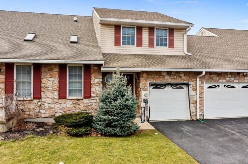 4 Saratoga Ct, Easton PA  18040-1046 exterior