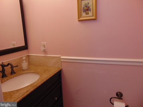 14833 Winding Loop, Woodbridge VA  exterior