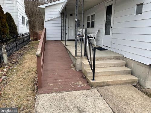 1205 Race St, Ashland, PA 17921-1226