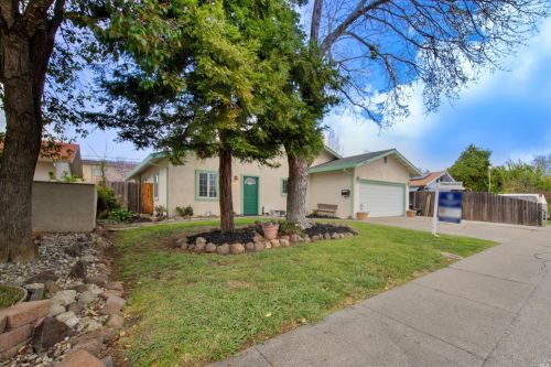 200 Juniper St, Vacaville CA 95688-2736 exterior