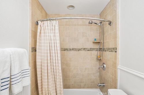 513 15th St, Huntington Beach CA  92648-4045 exterior