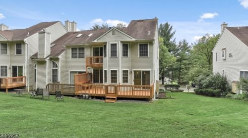 18 Noelle Ct, Lincoln Park NJ  07035-2237 exterior