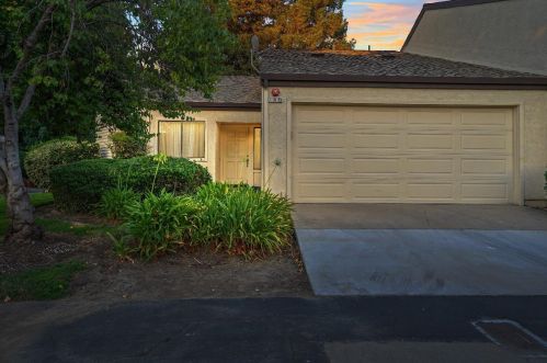 1118 Cedar Creek Dr, Modesto CA  95355-5204 exterior
