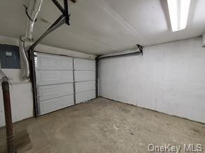 8 Sandburg Ct, Middletown NY  10941-1813 exterior