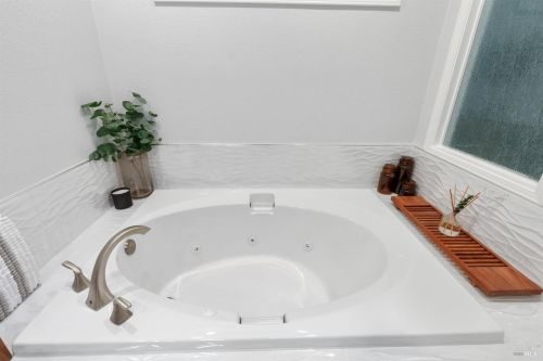 2090 Stonefield Ln, Santa Rosa CA  95403-0951 exterior