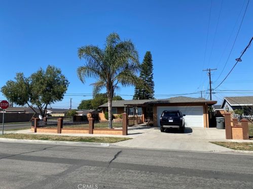 5785 Los Alamos St, Buena Park, CA 90620-2752