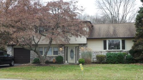 635 Buckstone Dr, Southampton, PA 18966-3619