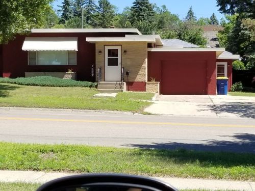 424 5th Ave, Jamestown ND  58401-3236 exterior