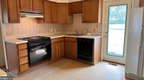 2723 Monmouth Rd, Jobstown, NJ 08041-2212