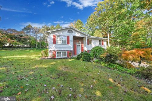201 Timber Rd, Primrose, PA 17901-4036