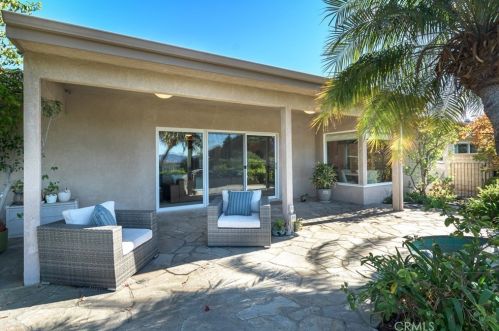 2755 Valle Vista Dr, Glendale CA  91206-4720 exterior