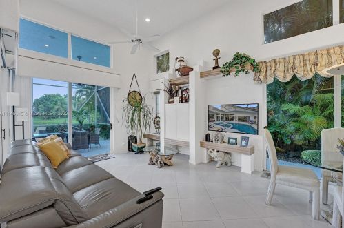 11646 Privado Way, Boynton Beach FL  33437-1924 exterior