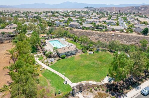 12607 Orangeblossom Ln, Riverside CA  92503-7059 exterior