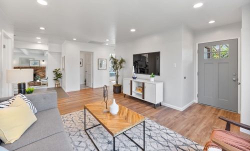 5242 Levelside Ave, Lakewood CA  90712-2224 exterior