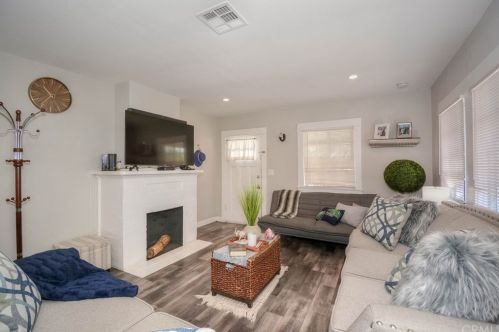 2501 Sierra Way, San Bernardino CA  92405-3549 exterior