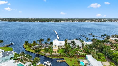 2054 Mockingbird Ln, Palm City, FL 34990-2418